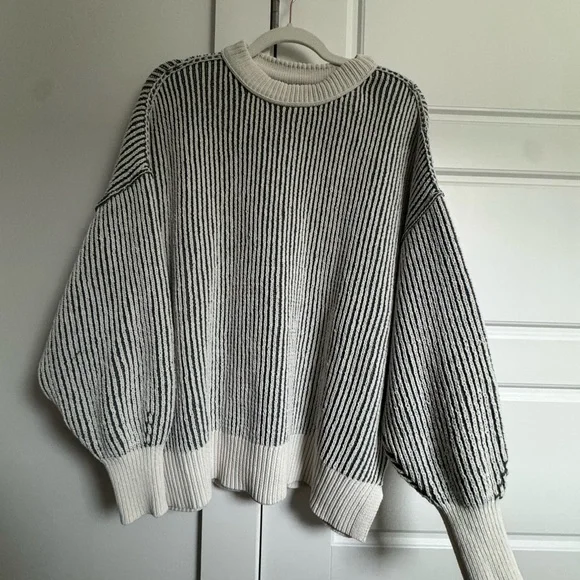 Aerie green and White Women's Sweater - Picture 1 of 1